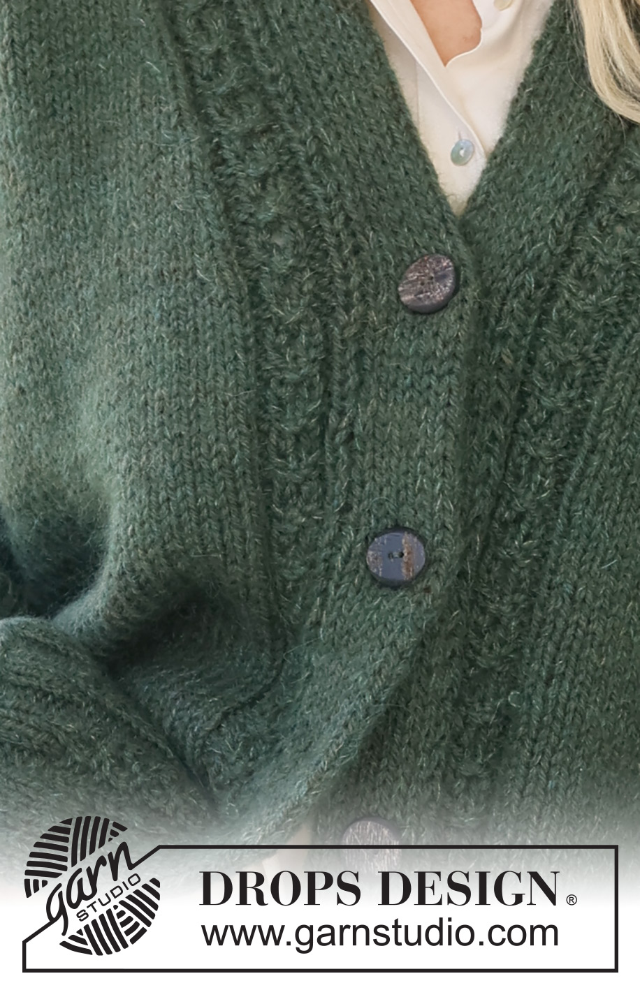 Conversation Starter / DROPS 237-4 - Gebreid vest in DROPS Nepal en DROPS Kid-Silk. Het werk wordt gebreid van onder naar boven in tricotsteek, kantpatroon en dubbel gebreide voorbies. Maat: S - XXXL