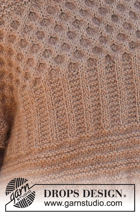 Cracked Walnuts Short Sleeve / DROPS 237-9 - Strikket vest i DROPS Kid-Silk og DROPS Puna / DROPS Merino Extra Fine. Arbeidet strikkes nedenfra og opp med strukturmønster, riller, fletter, dobbel hals og vrangbord. Størrelse XS - XXL.