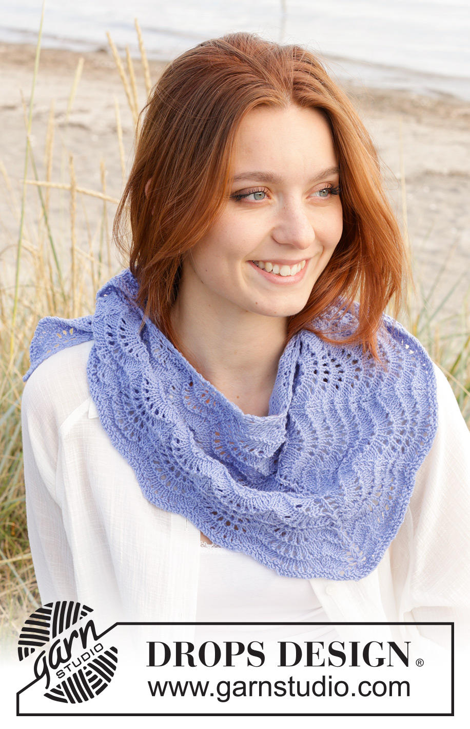 Lavender Waves / DROPS 238-13 - Gebreide omslagdoek in DROPS BabyMerino. Het werk wordt van boven naar beneden gebreid met golfpatroon.