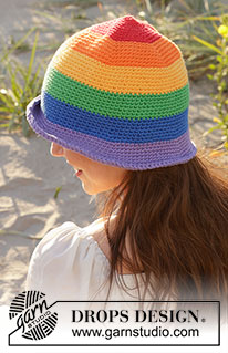 True Colours Hat / DROPS 238-19 - Pruhovaný duhový klobouk háčkovaný shora dolů z příze DROPS Paris. Velikost S – XL