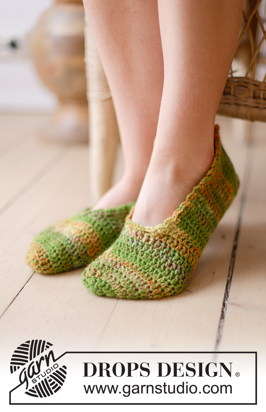 Grasshoppers / DROPS 238-24 - Chaussons crochetés avec 2 fils DROPS Fabel. Size 35 to 43