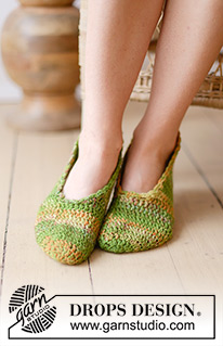 Grasshoppers / DROPS 238-24 - Chaussons crochetés avec 2 fils DROPS Fabel. Size 35 to 43