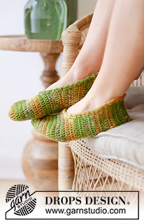 Grasshoppers / DROPS 238-24 - Chaussons crochetés avec 2 fils DROPS Fabel. Size 35 to 43