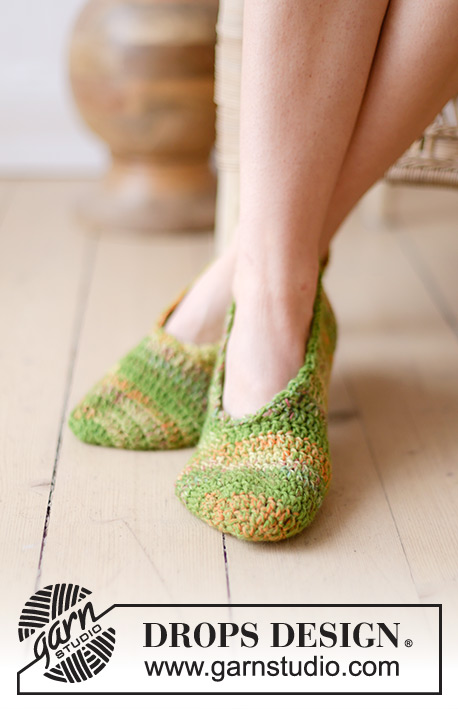 Grasshoppers / DROPS 238-24 - Chaussons crochetés avec 2 fils DROPS Fabel. Size 35 to 43