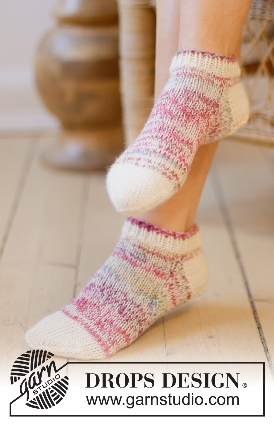 Sweet Treats / DROPS 238-29 - Socquettes / Chaussettes tricotées de haut en bas, en jersey, avec 2 fils DROPS Fabel. Du 35 au 43.