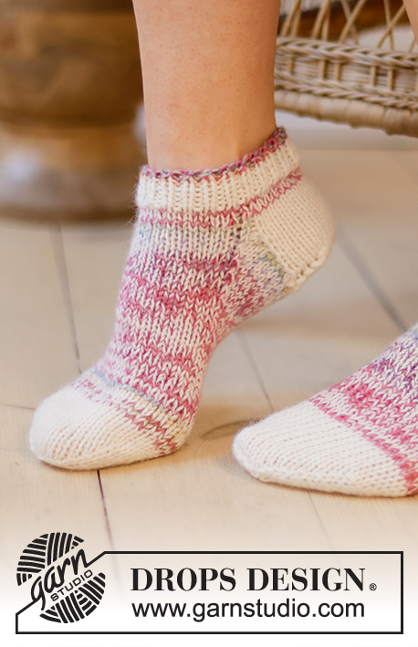 Sweet Treats / DROPS 238-29 - Socquettes / Chaussettes tricotées de haut en bas, en jersey, avec 2 fils DROPS Fabel. Du 35 au 43.