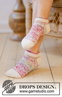 Sweet Treats / DROPS 238-29 - Socquettes / Chaussettes tricotées de haut en bas, en jersey, avec 2 fils DROPS Fabel. Du 35 au 43.