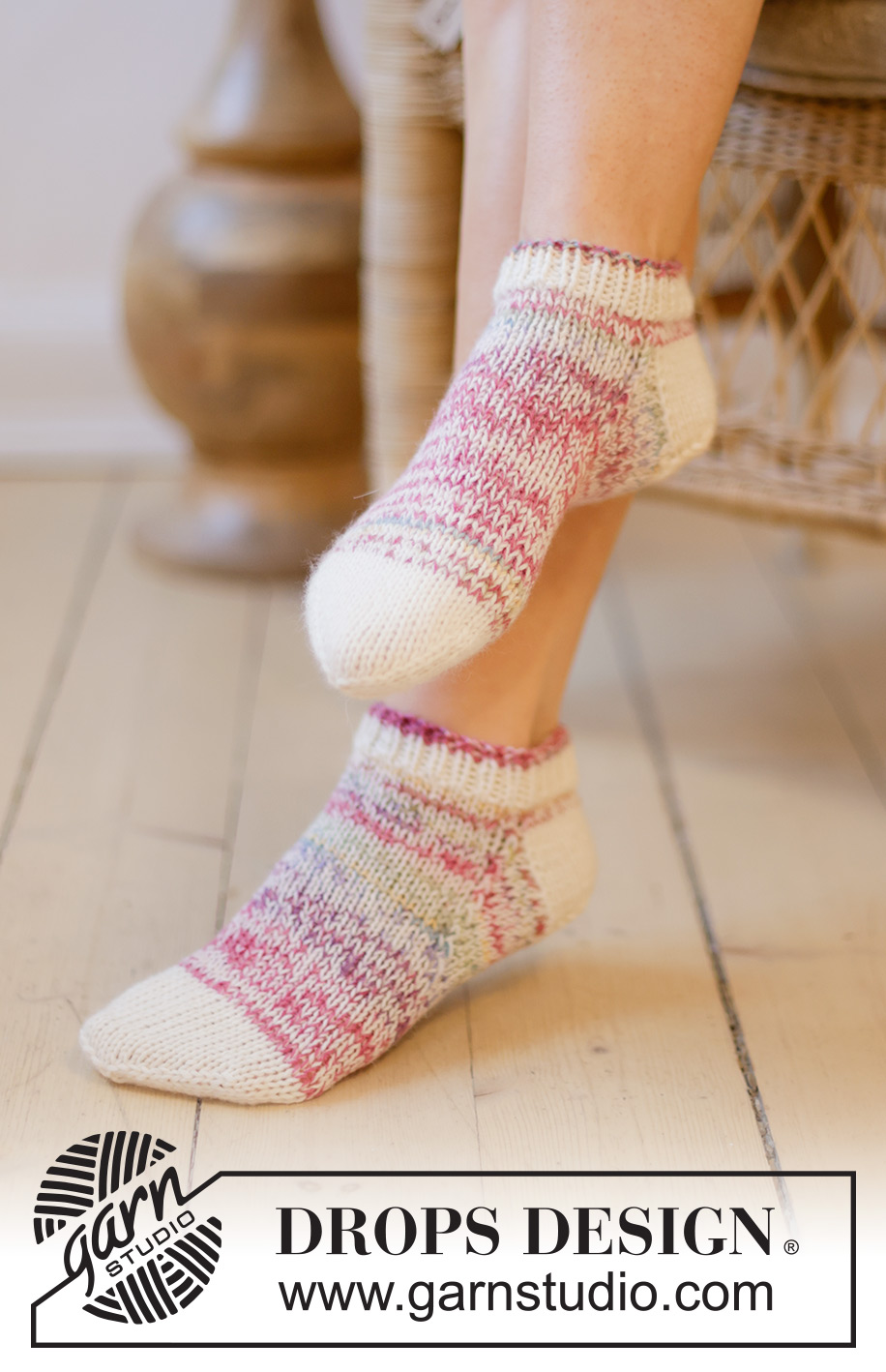 Sweet Treats / DROPS 238-29 - Socquettes / Chaussettes tricotées de haut en bas, en jersey, avec 2 fils DROPS Fabel. Du 35 au 43.