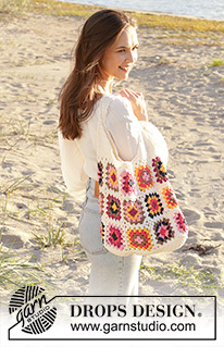 Tuscan Tiles Tote / DROPS 238-4 - Gehaakte tas in DROPS Safran. Het werk wordt gehaakt met oma vierkanten.