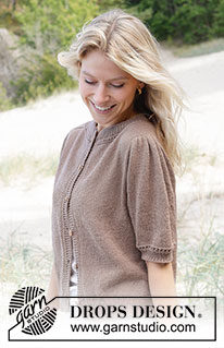 Sherwood Smiles Cardigan / DROPS 239-15 - Gestrickte Jacke mit kurzen Ärmeln in DROPS Safran. Die Arbeit wird von oben nach unten glatt rechts mit doppelter Halsblende, Sattelschulterzunahmen und kurzen Puffärmeln gestrickt. Größe S - XXXL.