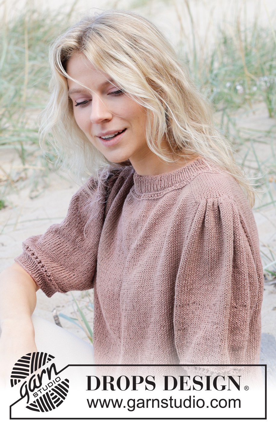 Sherwood Smiles / DROPS 239-16 - Knitted jumper with short sleeves in DROPS Safran. Piece is knitted top down with double neck edge, saddle shoulder increase, stocking stitch and short puffed sleeves. Size: S - XXXL