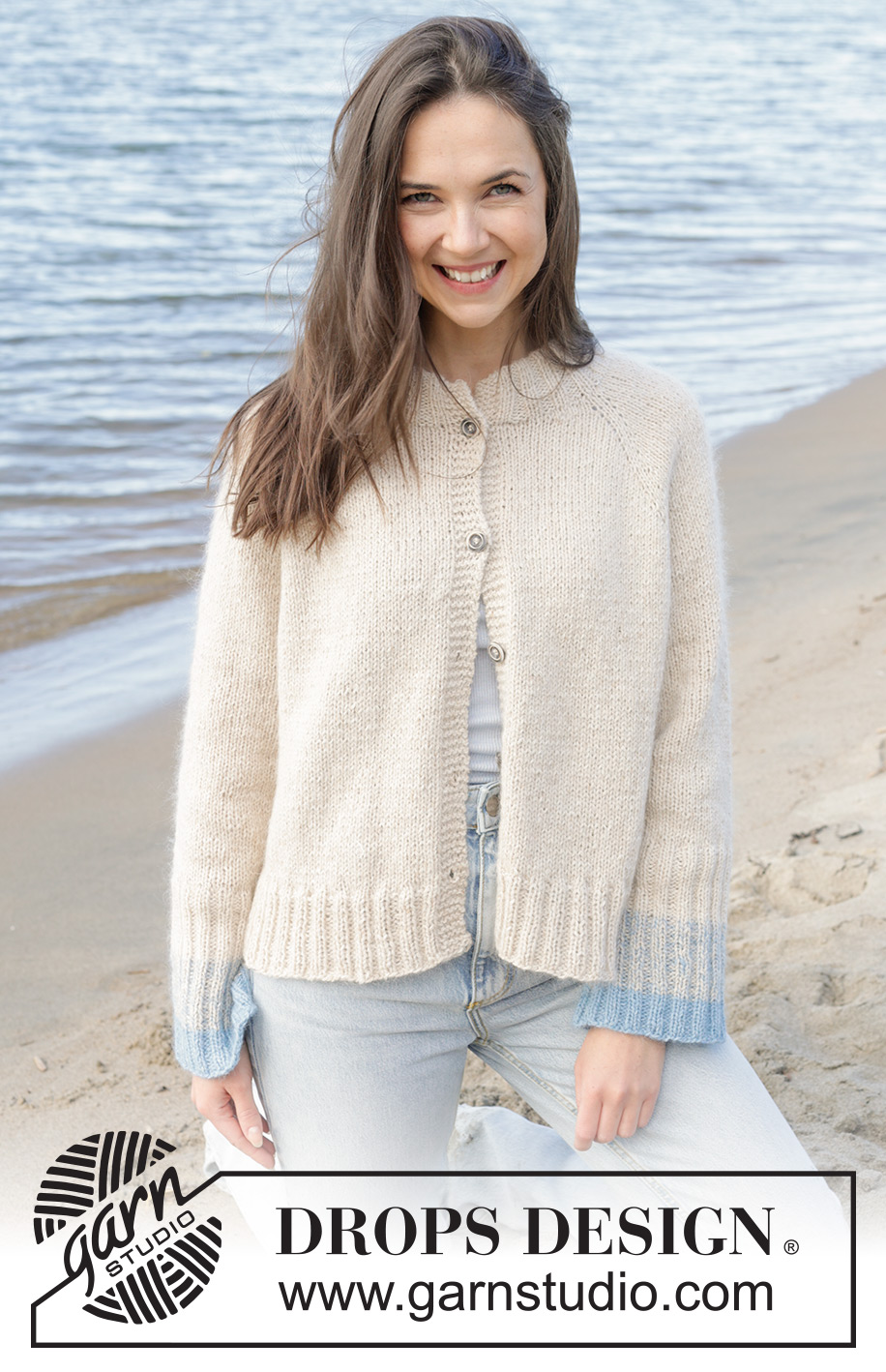 Rising Blue Tide Cardigan / DROPS 239-19 - Gestrickte Jacke in 1 Faden DROPS Soft Tweed und 1 Faden DROPS Kid-Silk. Die Arbeit wird von oben nach unten mit Raglan und doppelter Halsblende gestrickt. Größe S - XXXL.