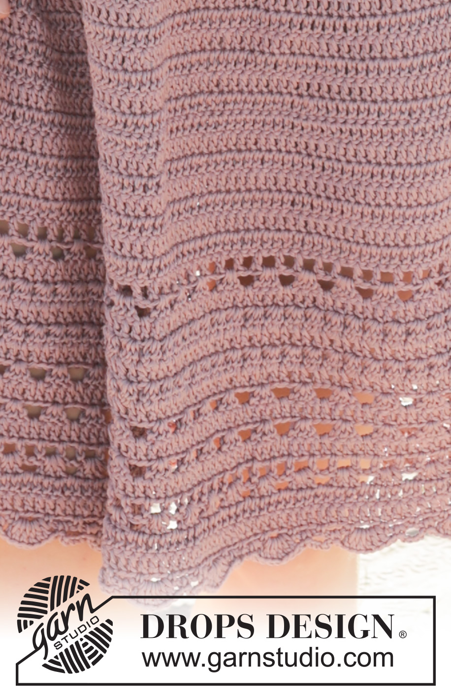Beach Rendezvous / DROPS 239-35 - Crocheted dress in DROPS Muskat. The piece is worked top down with lace pattern. Sizes S - XXXL.