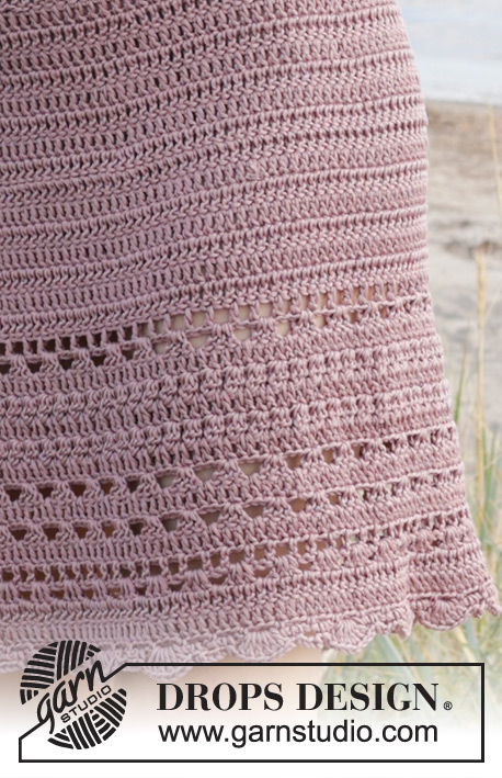 Beach Rendezvous Skirt / DROPS 239-36 - Gehaakte rok in DROPS Muskat. Het werk wordt van boven naar beneden gehaakt met kantpatroon. Maten S - XXXL.