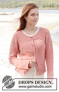 Blushing Rose Cardigan / DROPS 240-21 - Gilet tricoté de haut en bas avec empiècement arrondi, point ajouré et fente sur les côtés, en DROPS Sky. Du S au XXXL.