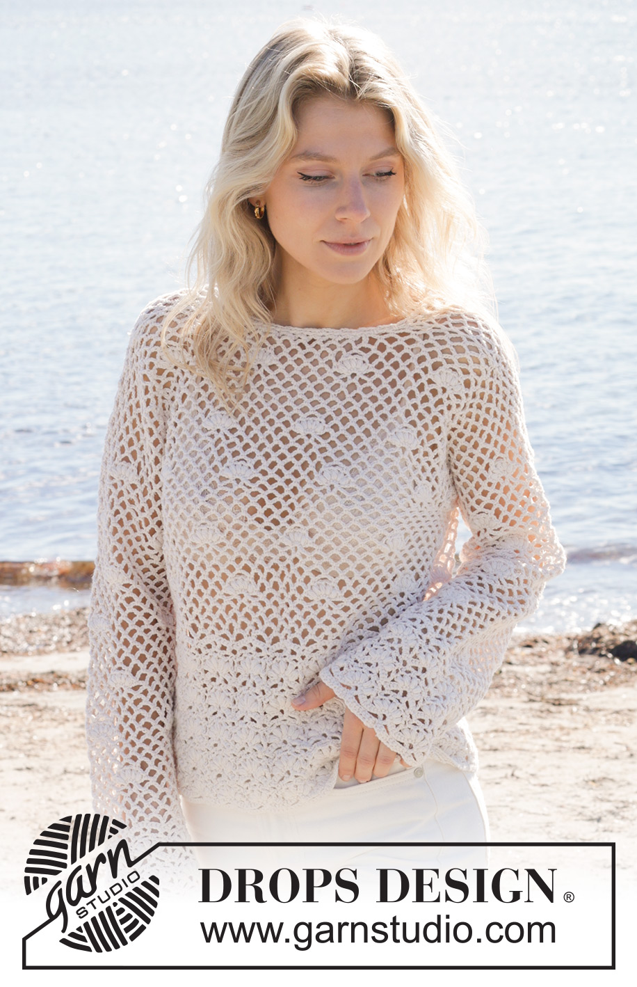 Shell Seeker Sweater / DROPS 240-3 - Jersey a ganchillo en DROPS Belle. La pieza está elaborada de abajo hacia arriba con patrón de calados y motas. Tallas S – XXXL.