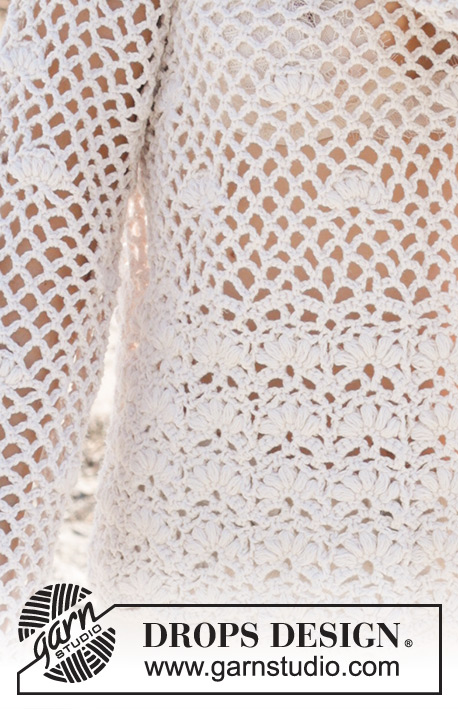 Shell Seeker Sweater / DROPS 240-3 - Jersey a ganchillo en DROPS Belle. La pieza está elaborada de abajo hacia arriba con patrón de calados y motas. Tallas S – XXXL.