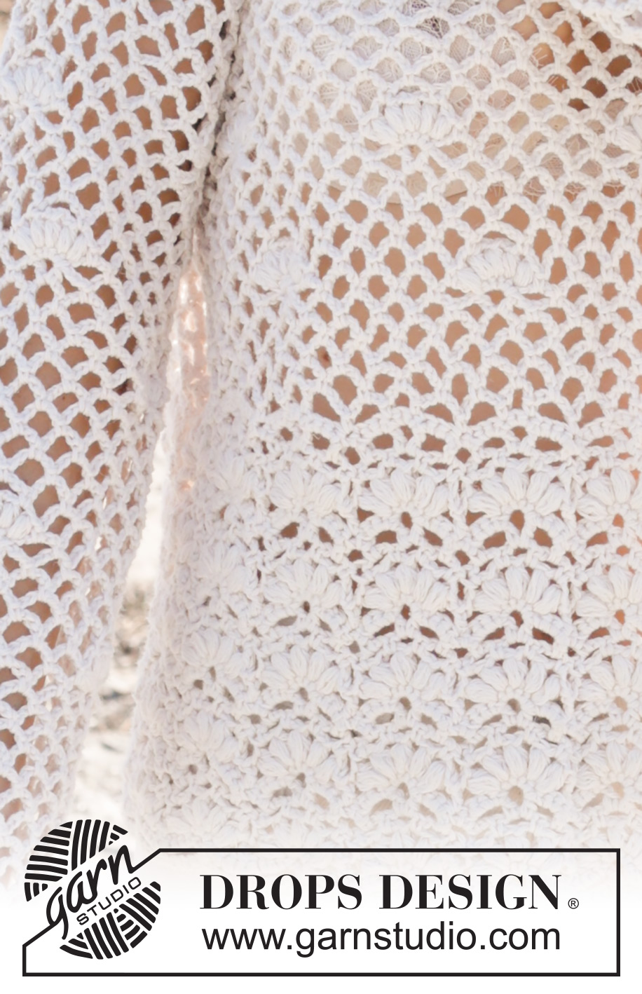 Shell Seeker Sweater / DROPS 240-3 - Jersey a ganchillo en DROPS Belle. La pieza está elaborada de abajo hacia arriba con patrón de calados y motas. Tallas S – XXXL.