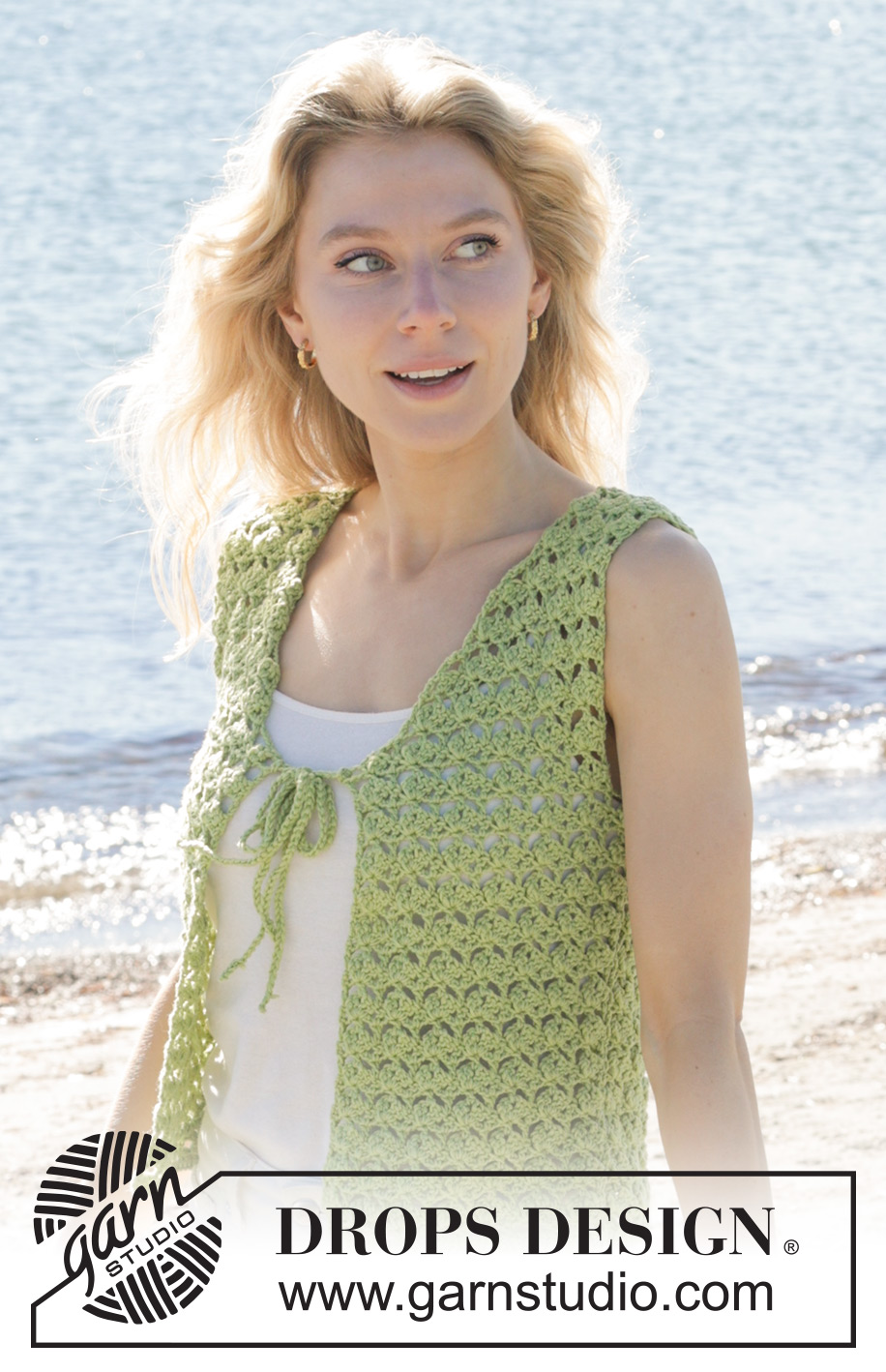 Boogie Nights Vest / DROPS 241-24 - Gehaakte top in DROPS Cotton Merino. Het werk wordt van onder naar boven gehaakt met waaierpatroon. Maten S - XXXL.