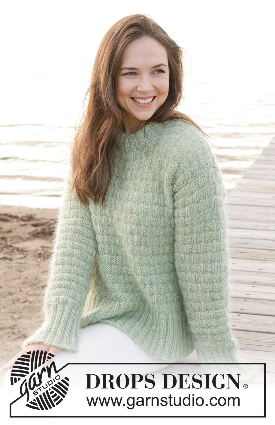 Scottish Thistle Sweater / DROPS 241-6 - Gebreide trui in DROPS Alpaca en DROPS Kid-Silk. Het werk wordt van onder naar boven gebreid met reliëfpatroon en ingenaaide mouwen. Maat XS – XXL.