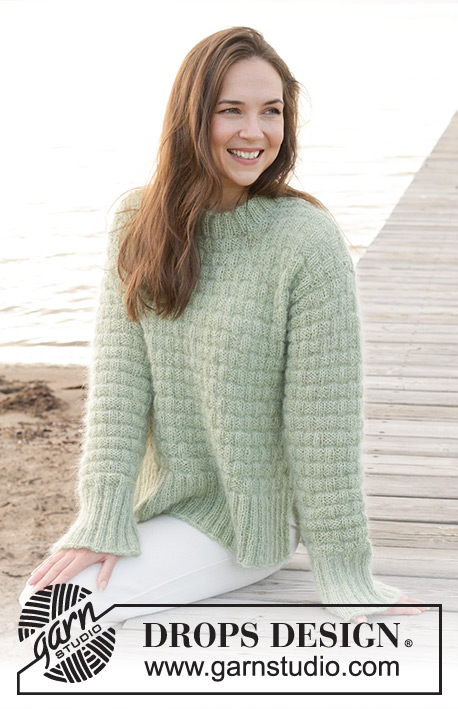 Scottish Thistle Sweater / DROPS 241-6 - Gebreide trui in DROPS Alpaca en DROPS Kid-Silk. Het werk wordt van onder naar boven gebreid met reliëfpatroon en ingenaaide mouwen. Maat XS – XXL.