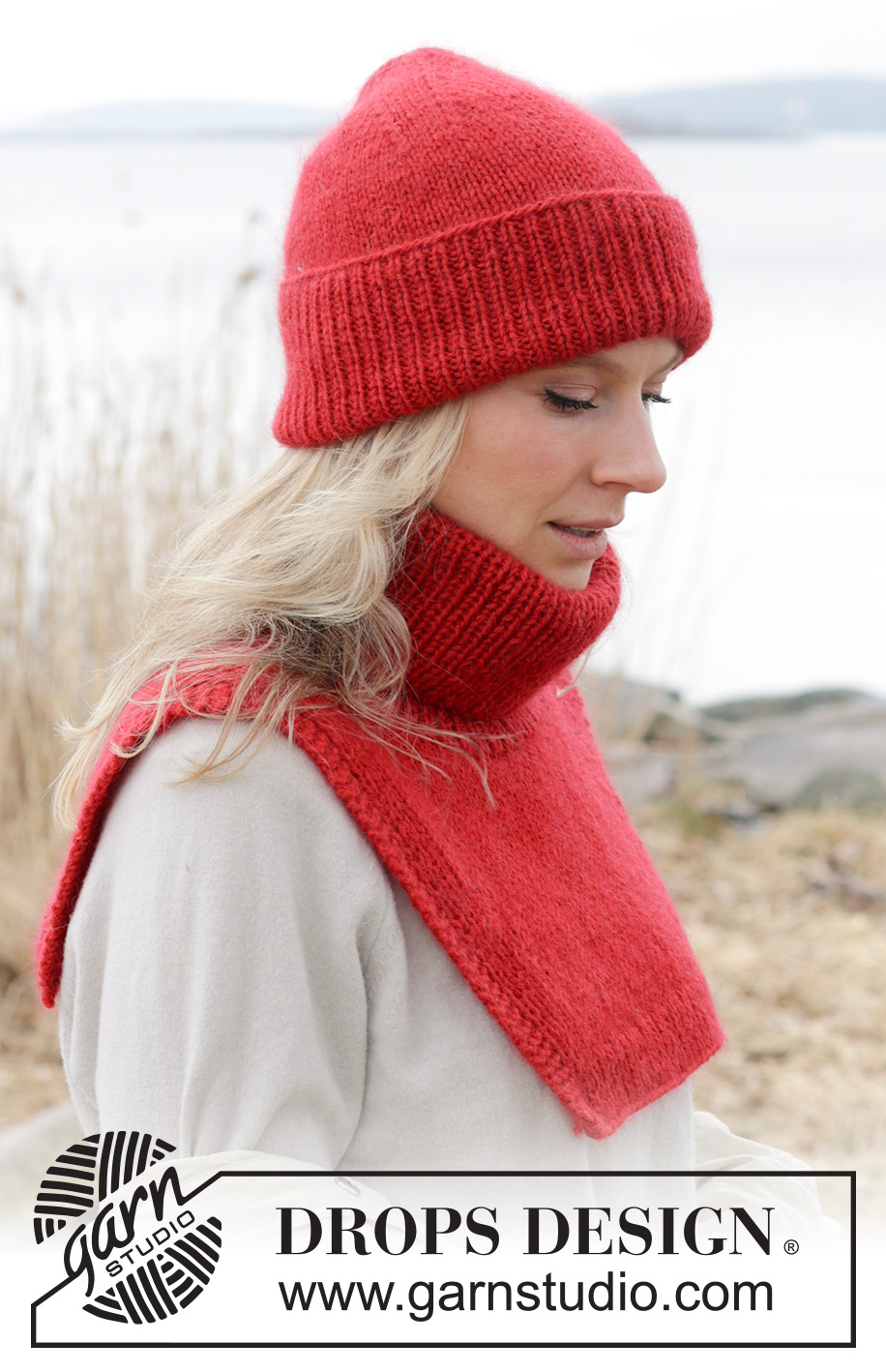 Cardinal Song / DROPS 242-22 - Knitted neck-warmer and hat in DROPS Lima and DROPS Kid-Silk. The piece is worked bottom up.