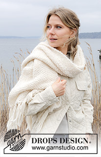 Snow Pearls Scarf / DROPS 242-24 - Knitted scarf in DROPS Alpaca Bouclé and DROPS Brushed Alpaca Silk and fringes in DROPS Andes. The piece is worked back and forth with moss stitch.