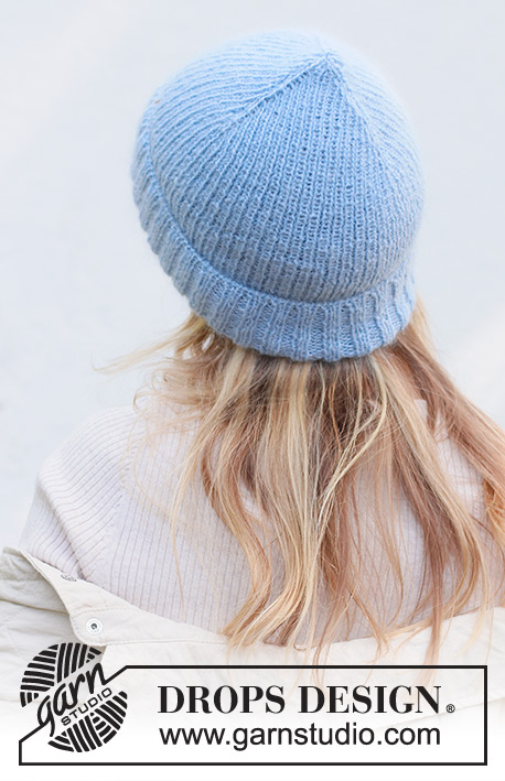 Ski Weekend Hat / DROPS 242-28 - Knitted hat / hipster-hat in DROPS Alpaca and DROPS Kid-Silk. The piece is worked top down with rib. Sizes S - L.
