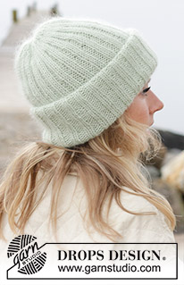 Mint Winter Hat / DROPS 242-3 - Gebreide muts / hipster muts in DROPS Alpaca en DROPS Kid-Silk. Het werk wordt van onder naar boven gebreid met boordsteek.
