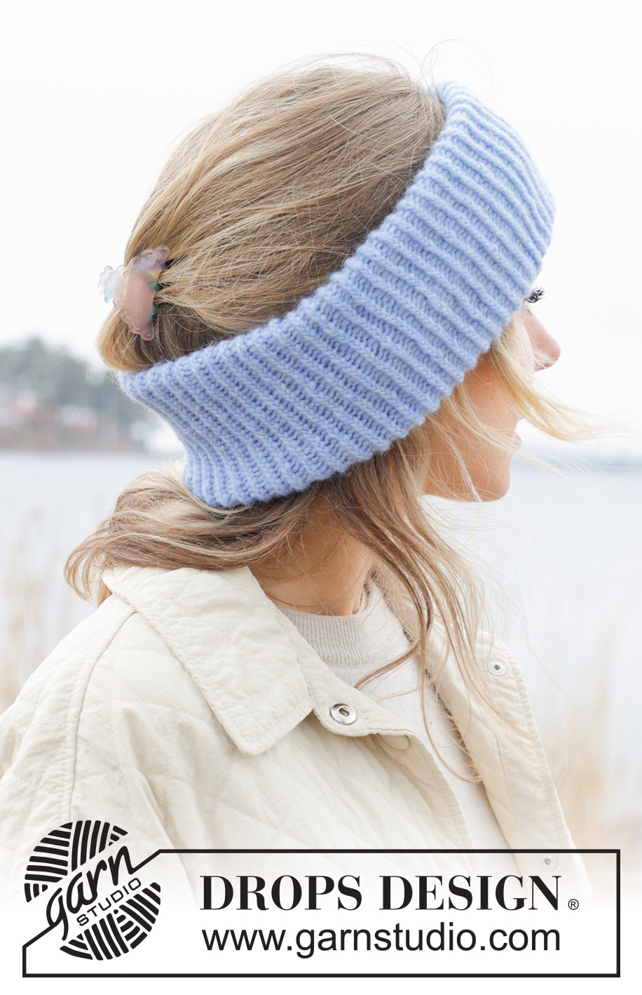 Blushing Ivy Headband / DROPS 242-30 - Kötött dupla fejpánt, a DROPS Air fonalból. A darabot körben haladva készítjük, bordásmintával