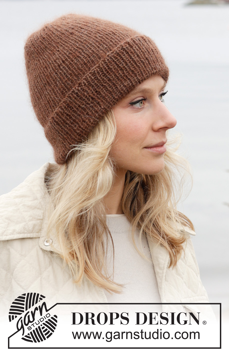 Hot Cocoa Hat / DROPS 242-31 - DROPS Alpaca ja DROPS Kid-Silk lõngadest soonikkoes kootud müts
