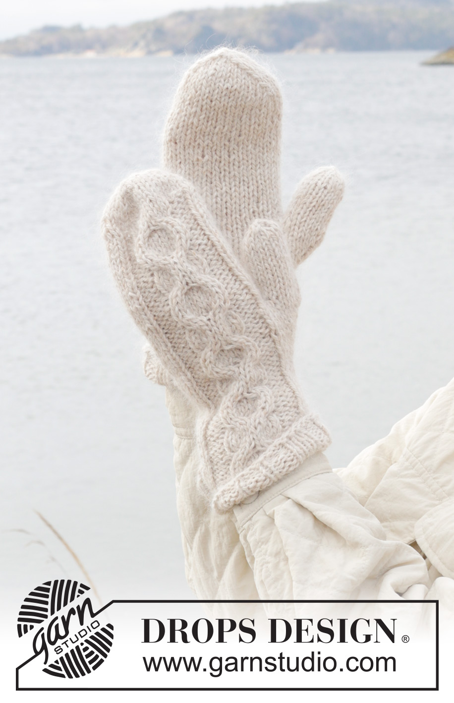 Slalom Slope Mittens / DROPS 242-35 - Knitted mittens with cables in DROPS Soft Tweed and DROPS Kid-Silk.