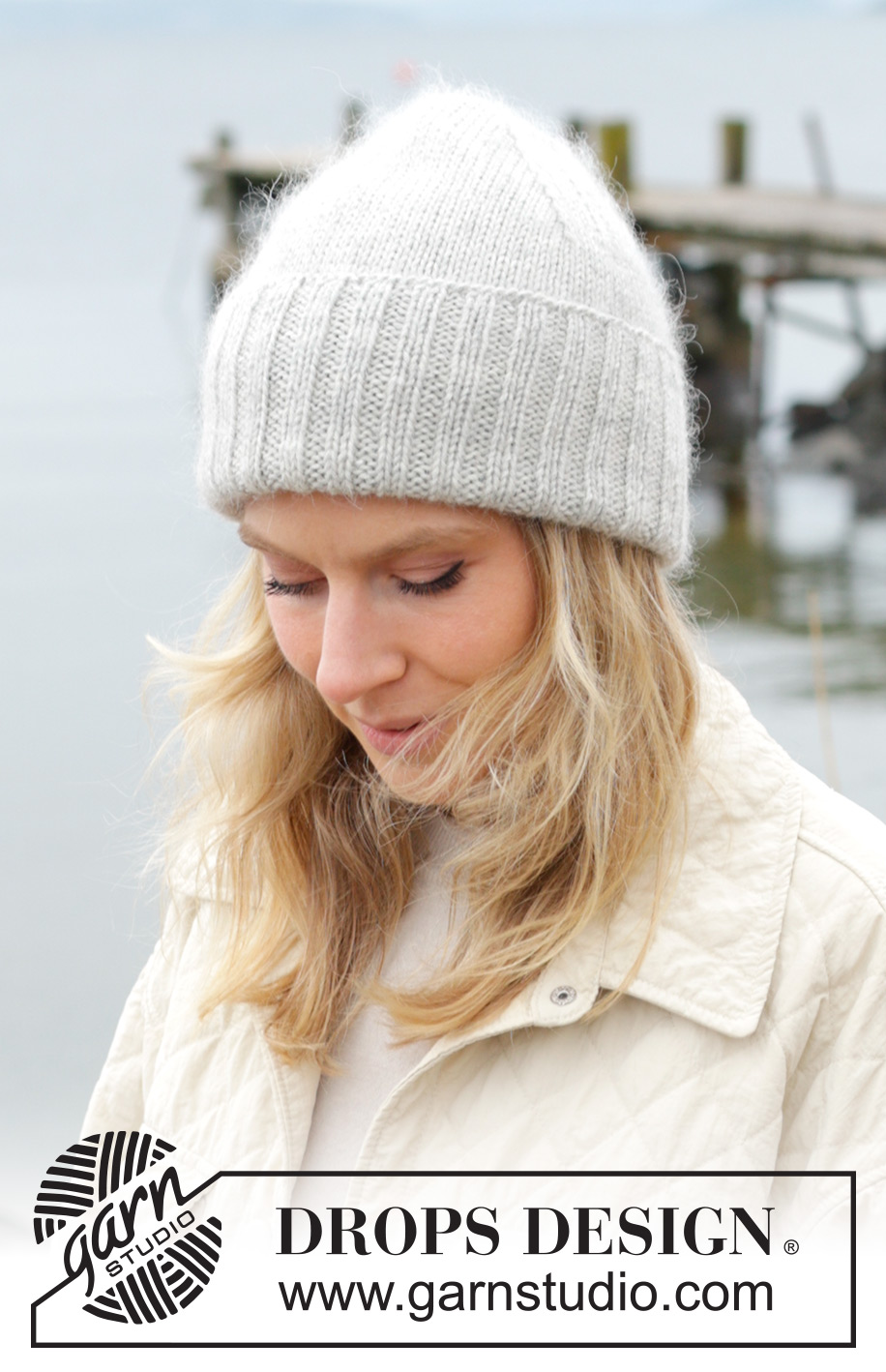 Silver Day Hat / DROPS 242-48 - Gebreide muts in DROPS Lima en DROPS Kid-Silk. Het werk wordt van onder naar boven gebreid.