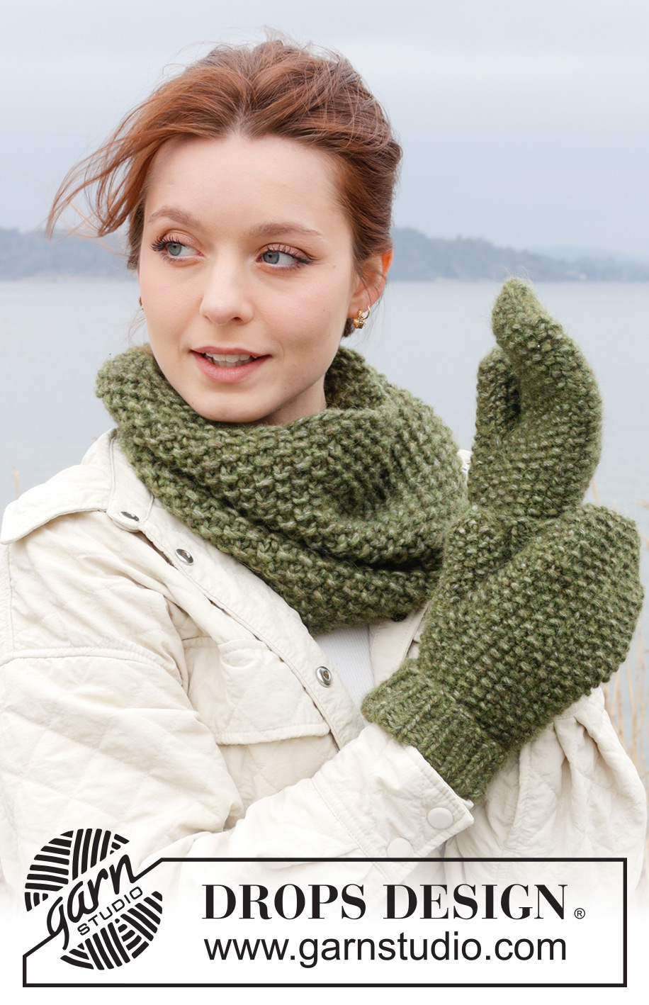 Warm Hug Neck Warmer / DROPS 242-54 - Knitted neck warmer in 1 strand DROPS Wish or 2 strands DROPS Air. The piece is worked in the round with moss stitch.