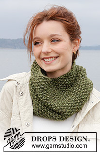 Warm Hug Neck Warmer / DROPS 242-54 - Knitted neck warmer in 1 strand DROPS Wish or 2 strands DROPS Air. The piece is worked in the round with moss stitch.