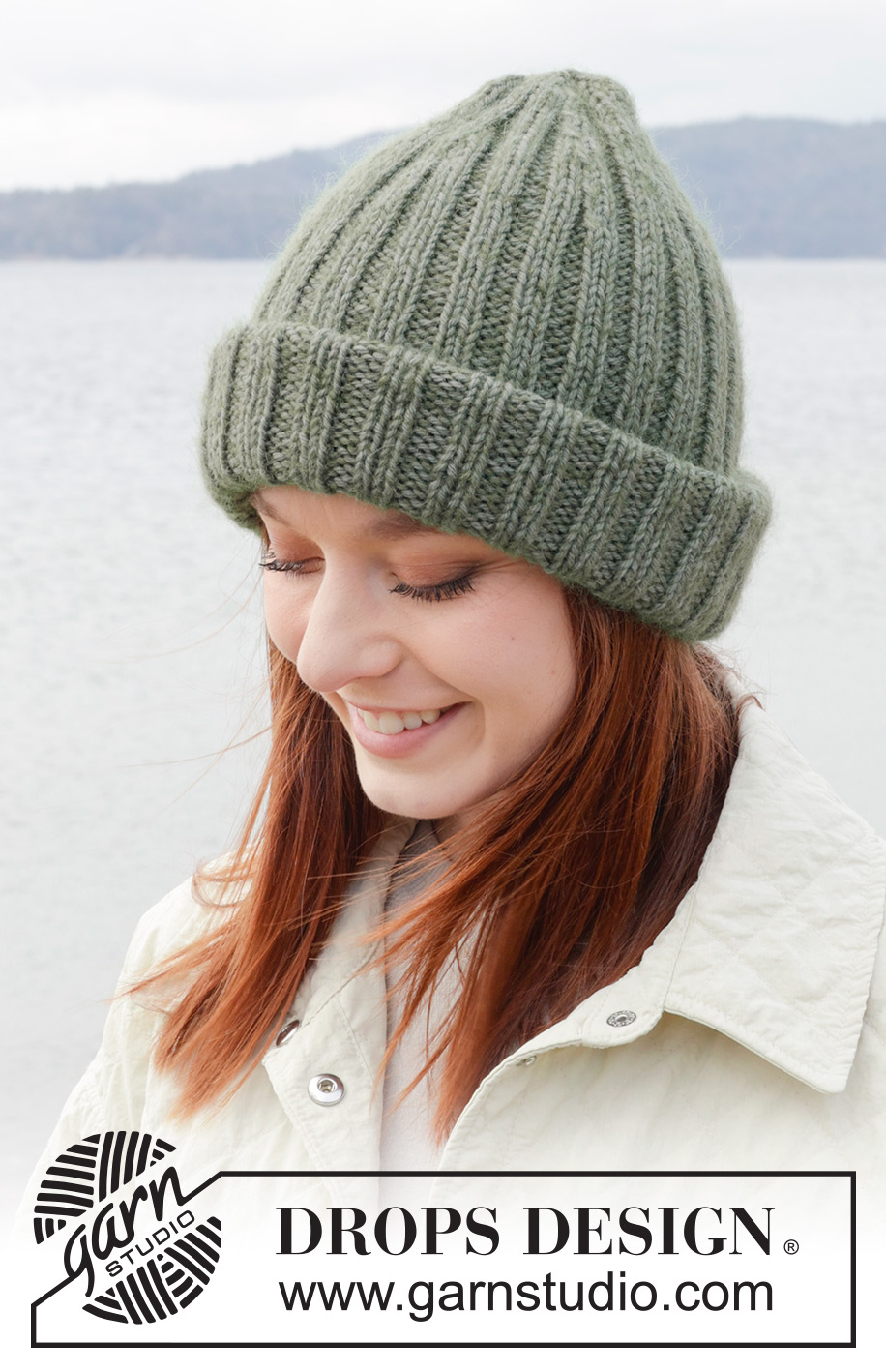 Forest Grove Hat / DROPS 242-55 - Strikket lue i DROPS Merino Extra Fine og DROPS Kid-Silk. Arbeidet strikkes nedenfra og opp med vrangbord.