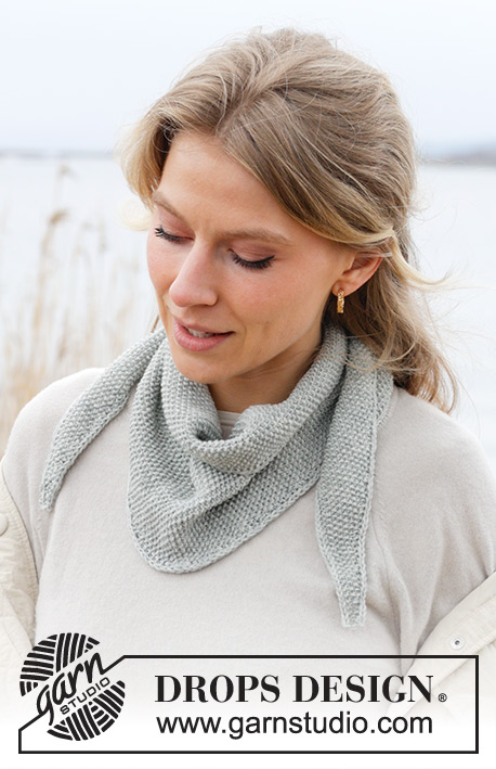 Through the Mist Shawl / DROPS 242-57 - Gebreide omslagdoek/sjaal in DROPS BabyMerino. Het werk wordt overdwars gebreid in gerstekorrel.