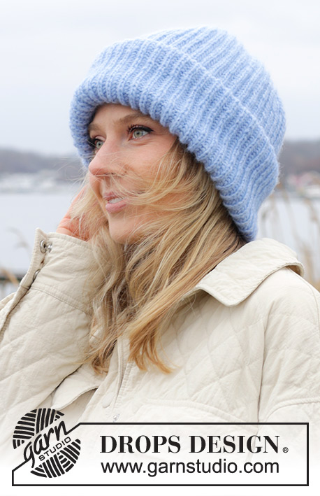 Blue Jay Hat / DROPS 242-60 - Gorro a punto en DROPS Air. La labor está realizada de abajo arriba con punto inglés y dobladillo hacia arriba.