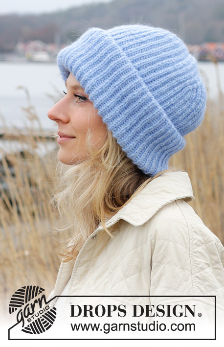 Blue Jay Hat / DROPS 242-60 - Gorro a punto en DROPS Air. La labor está realizada de abajo arriba con punto inglés y dobladillo hacia arriba.