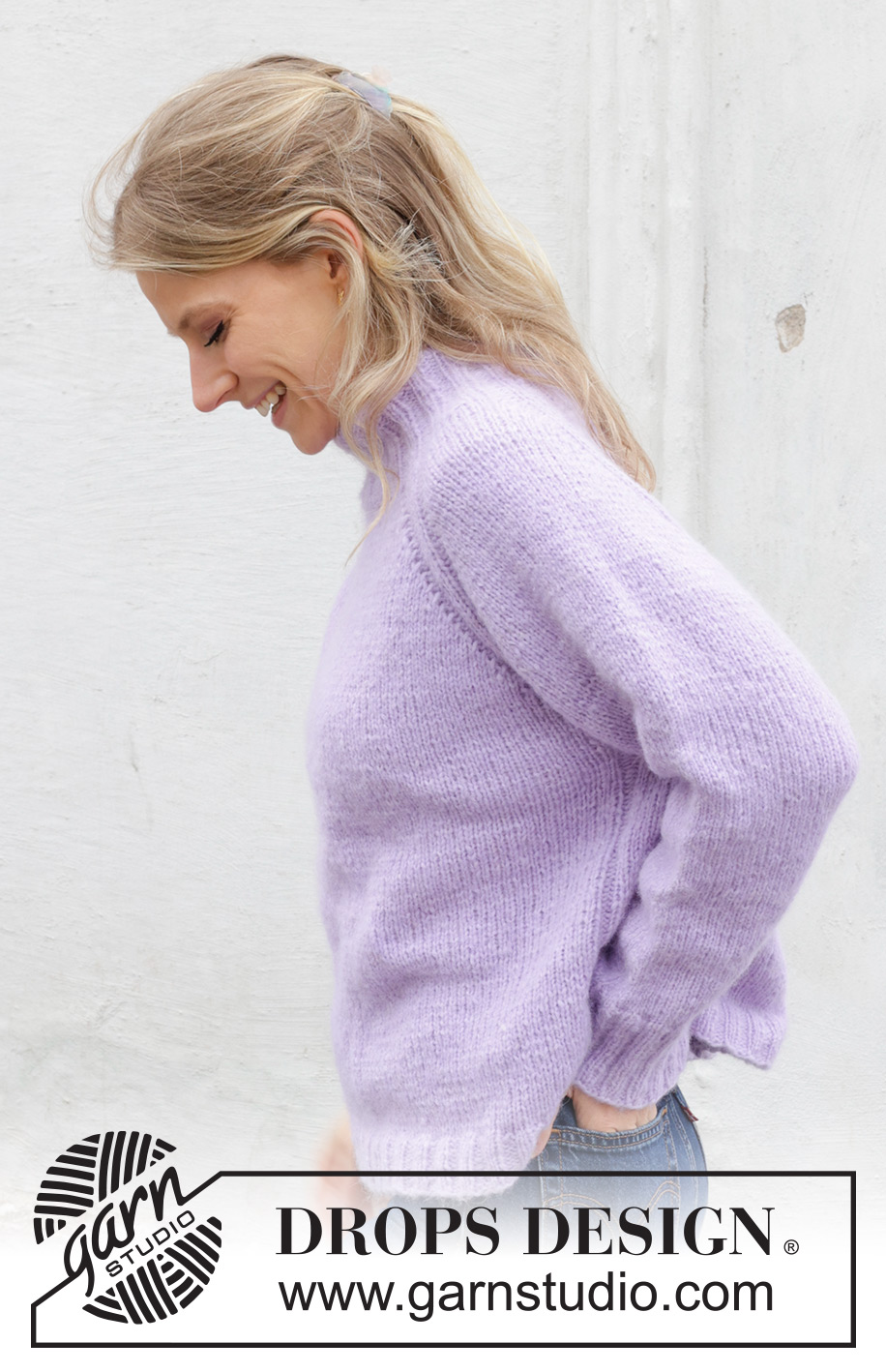 Winter Iris Sweater / DROPS 243-12 - Strikket bluse i DROPS Air. Arbejdet strikkes oppefra og ned med raglan og høj dobbelt halskant. Størrelse XS - XXL.