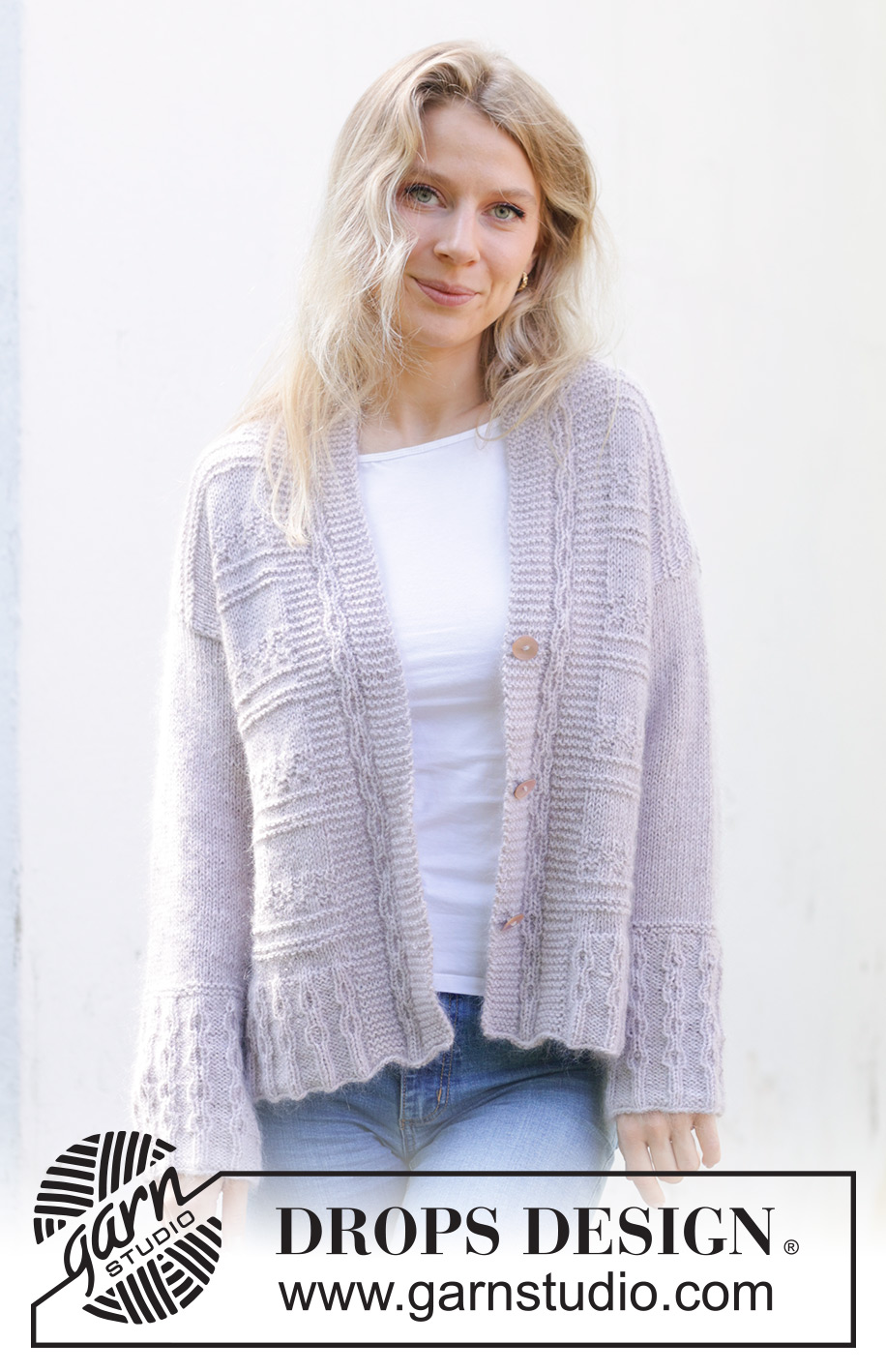 Lavender Romance Cardigan / DROPS 243-18 - Strikket cardigan i DROPS Alpaca og DROPS Kid-Silk. Arbejdet strikkes nedefra og op med retstrik og reliefmønster. Størrelse S - XXXL.
