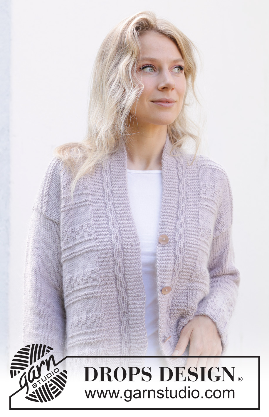 Lavender Romance Cardigan / DROPS 243-18 - Strikket cardigan i DROPS Alpaca og DROPS Kid-Silk. Arbejdet strikkes nedefra og op med retstrik og reliefmønster. Størrelse S - XXXL.