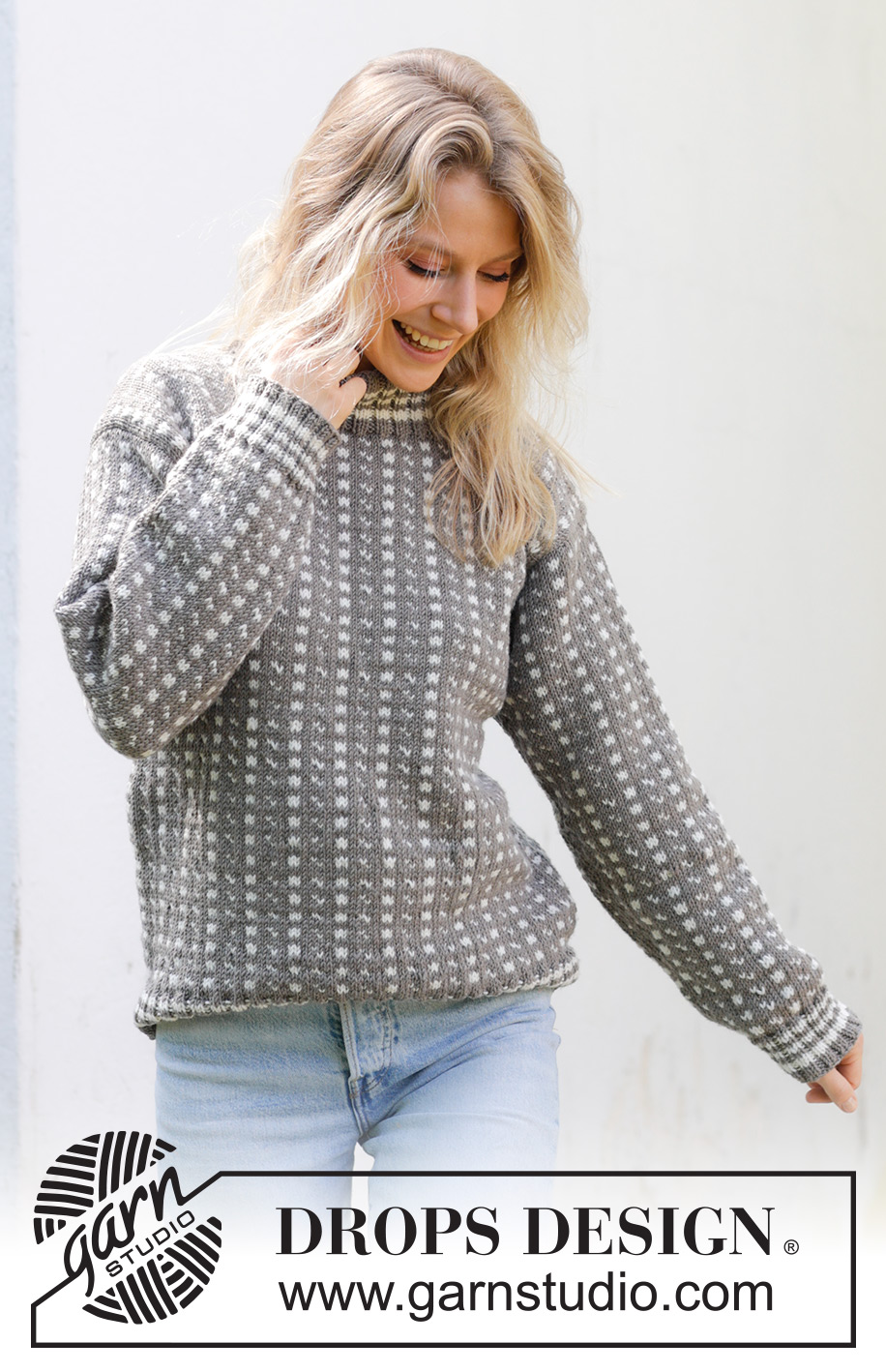 Winter Twilight / DROPS 243-27 - Jersey de punto en DROPS Merino Extra Fine. La pieza está tejida de abajo hacia arriba con patrón jacquard nórdico/islandés, cuello doble y mangas cosidas. Tallas S – XXXL.