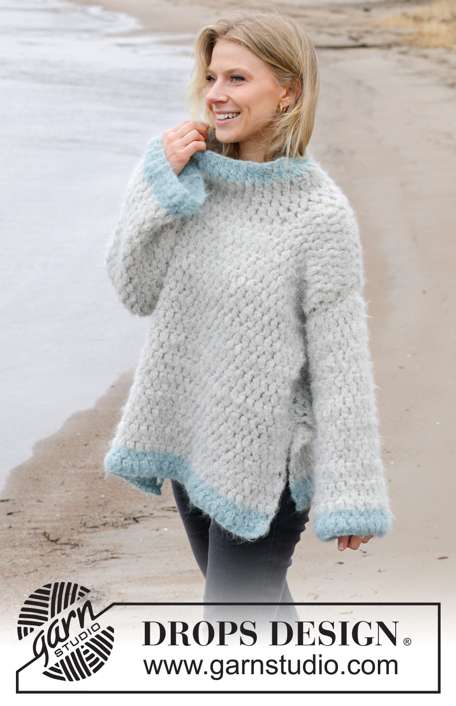 North Tide Sweater / DROPS 243-30 - Gehaakte oversized trui in DROPS Melody. Het werk wordt van onder naar boven gehaakt met split in de zijkanten, aangebreide mouwen en hoge hals. Maten S - XXXL.