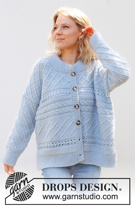 Snow Flake Cardigan / DROPS 243-31 - Poikittain neulottu jakku DROPS Merino Extra Fine- ja DROPS Kid-Silk -langoista. Työssä on palmikoita, pitsineuletta, kaksinkertainen pääntien reunus ja sivuhalkiot. Koot XS - XXL.