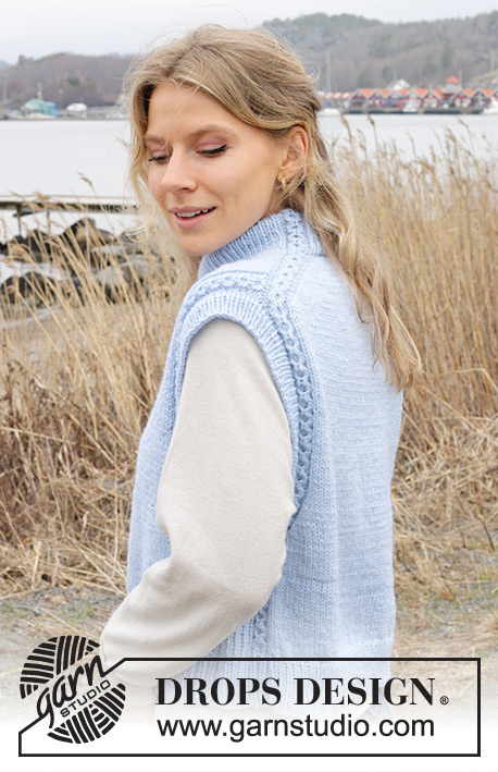 Clear Day Vest / DROPS 243-33 - Strikket vest i DROPS Karisma eller Daisy. Arbejdet strikkes oppefra og ned med europæisk skulder / skrå skulder, dobbelt halskant og snoninger. Størrelse S - XXXL.
