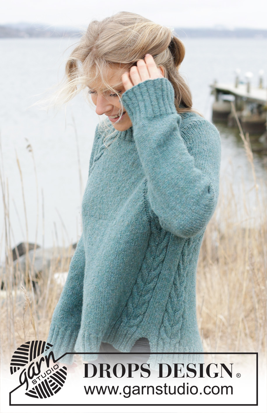 Emerald Lake Sweater / DROPS 244-12 - Strikket bluse i DROPS Sky. Arbejdet strikkes oppefra og ned med høj hals, raglan, snoninger og slids i siderne. Størrelse XS - XXL.