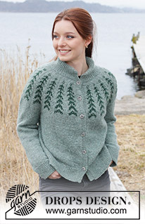 Ancient Woodlands Cardigan / DROPS 244-2 - Strikket cardigan i DROPS Sky. Arbejdet strikkes oppefra og ned med dobbelt halskant, rundt bærestykke, nordisk mønster og slids i siderne. Størrelse S - XXXL.
