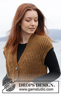 Caramel Ridge / DROPS 244-20 - Gebreide top in DROPS Alaska. Het werk wordt van onder naar boven gebreid met Engelse patentsteek, v-hals, zakken en split in de zijkanten. Maten S - XXXL.