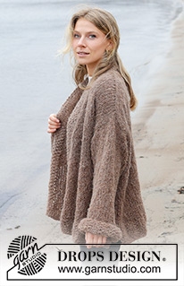 Oversized Hug / DROPS 244-21 - Knitted jacket in DROPS Alpaca Bouclé and DROPS Brushed Alpaca Silk. The piece is worked top down with European/diagonal shoulders. Sizes S - XXXL.